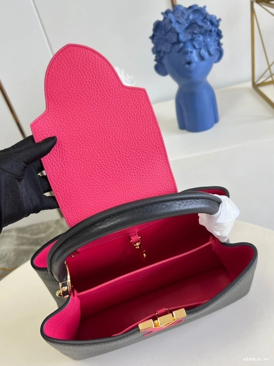 WIS CAPUCINES Vuitton Louis MM 0207